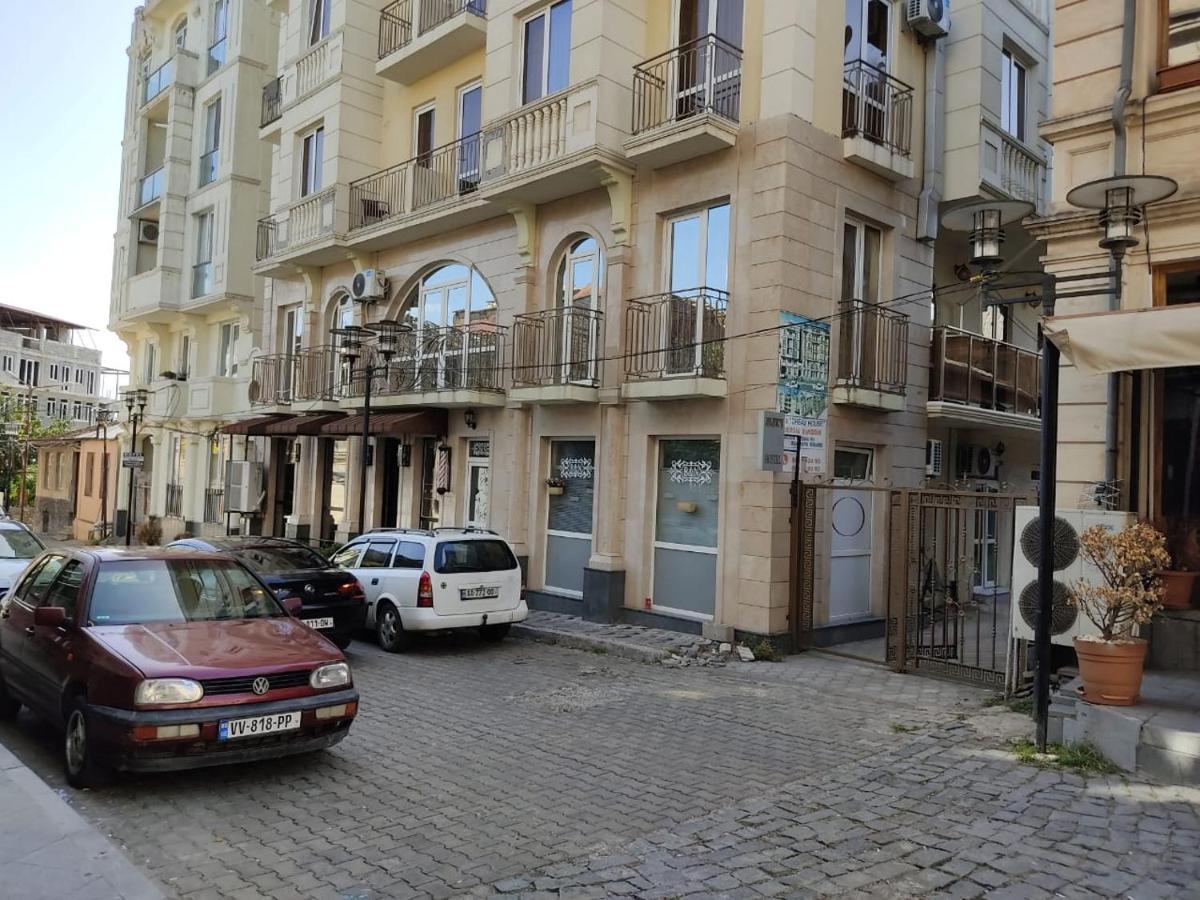 Pushkin Street Pearl Hotell Kutaisi Exteriör bild