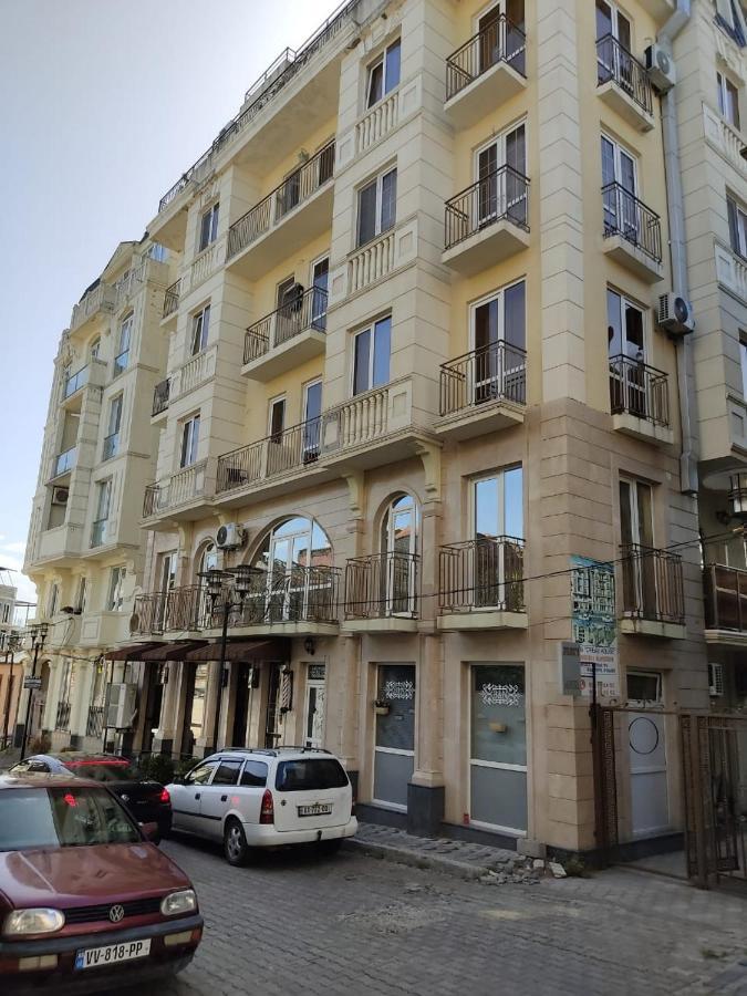 Pushkin Street Pearl Hotell Kutaisi Exteriör bild