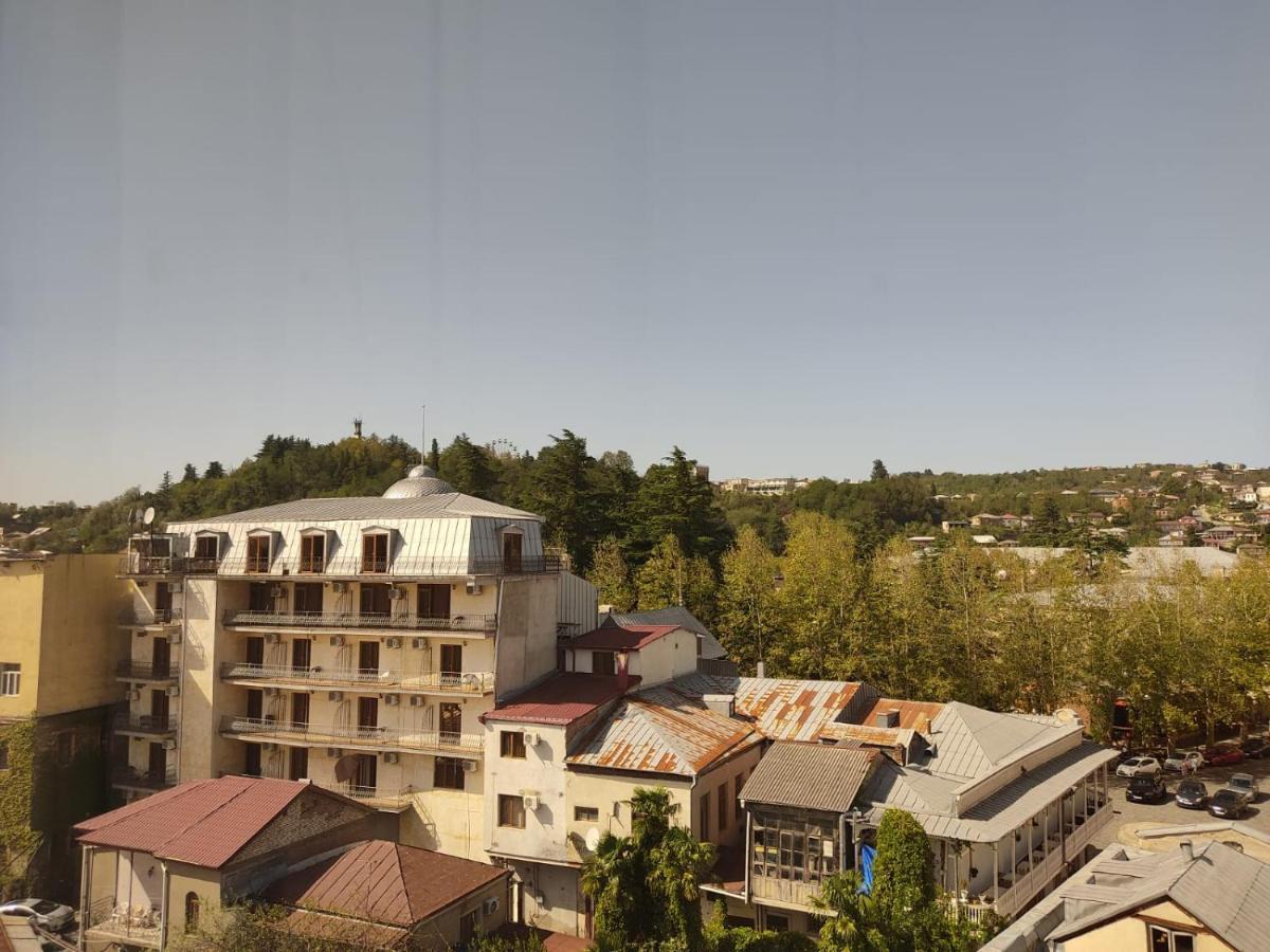 Pushkin Street Pearl Hotell Kutaisi Exteriör bild