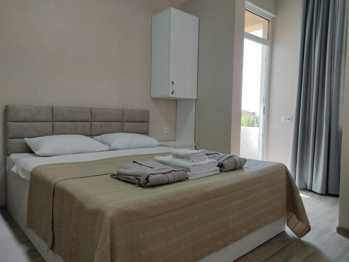 Pushkin Street Pearl Hotell Kutaisi Exteriör bild